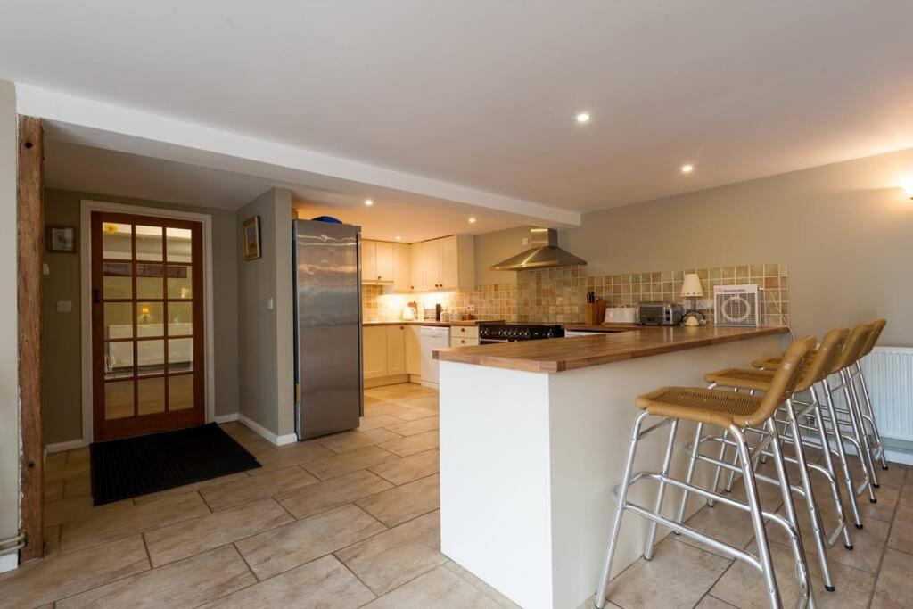 Marshlands House, Sleeps 16 - Country Barn With Hot Tub Villa Woodbridge Luaran gambar